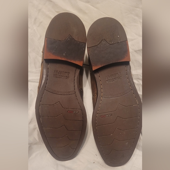 Men's Size 10 Johnston and Murphy Beige Wingtip shoes - Picture 3 of 5